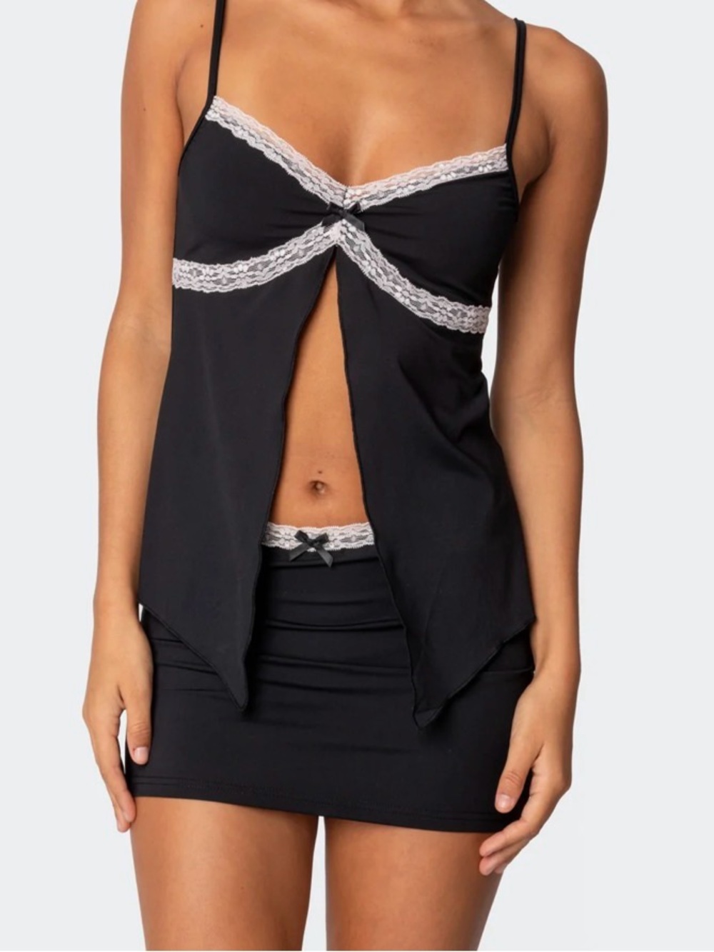 NWT Edikted Sorely Mini Skirt